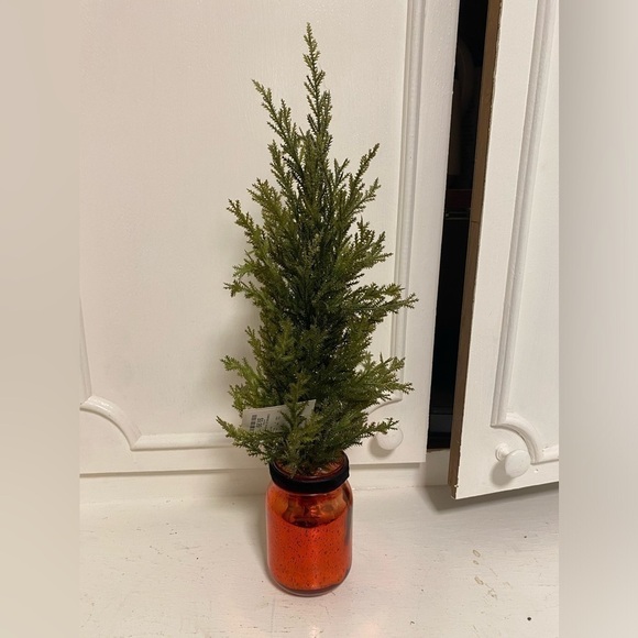 NWT MASON JAR RUSTIC RED PLASTIC CHRISTMAS TREE-TABLE TOP DECOR - Picture 1 of 5